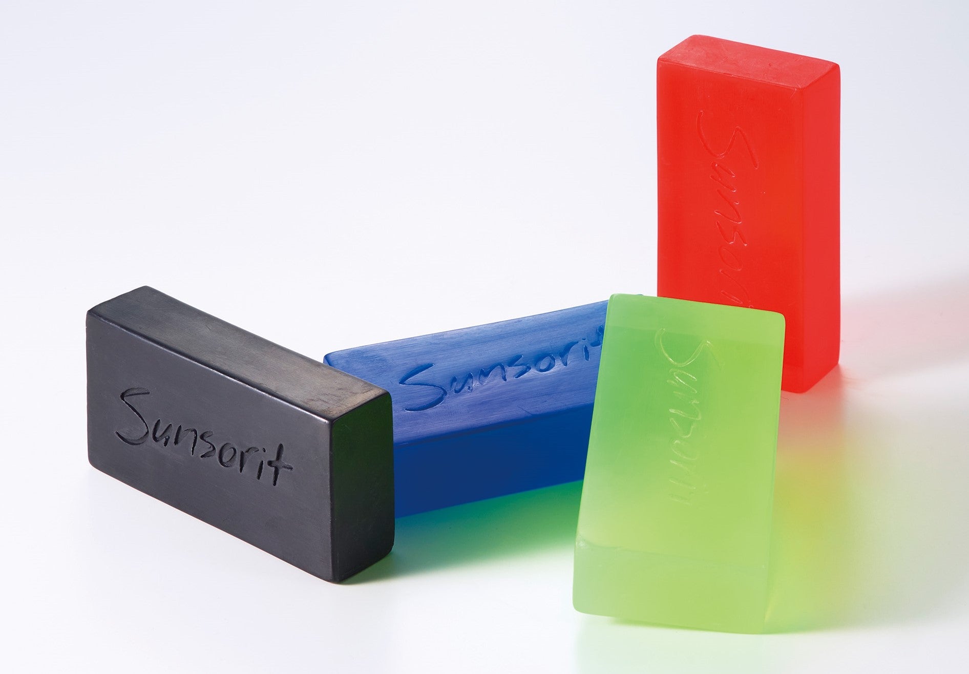 青・赤・黒・緑…色で選ぶスキンピールバー！肌悩み別のおすすめ