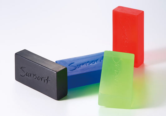 青・赤・黒・緑…色で選ぶスキンピールバー！肌悩み別のおすすめ